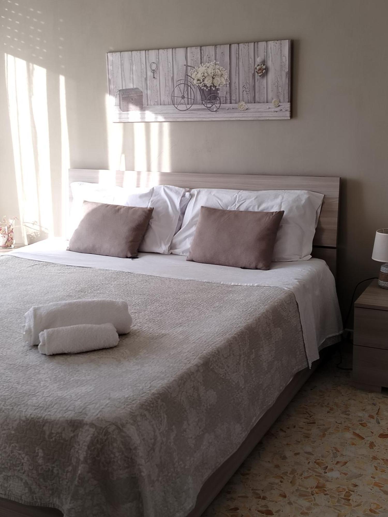 Sweet Emma Bed & Breakfast กาแซร์ตา ภายนอก รูปภาพ